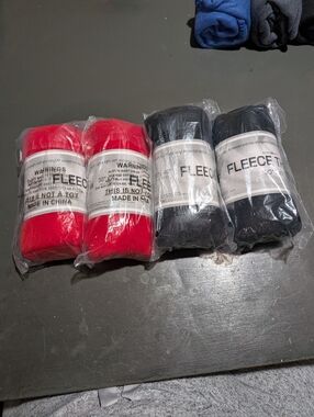 Summit Ridge Fleece Throws (4) Ct 2 Black And 2 Red 30"*40" New In Package